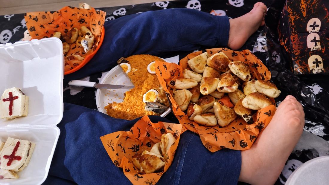 Salgados em festa temática de Halloween